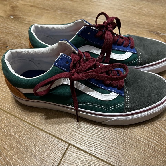 Vans Retro Colors Classic Lace Up Sneakers - Picture 1 of 6